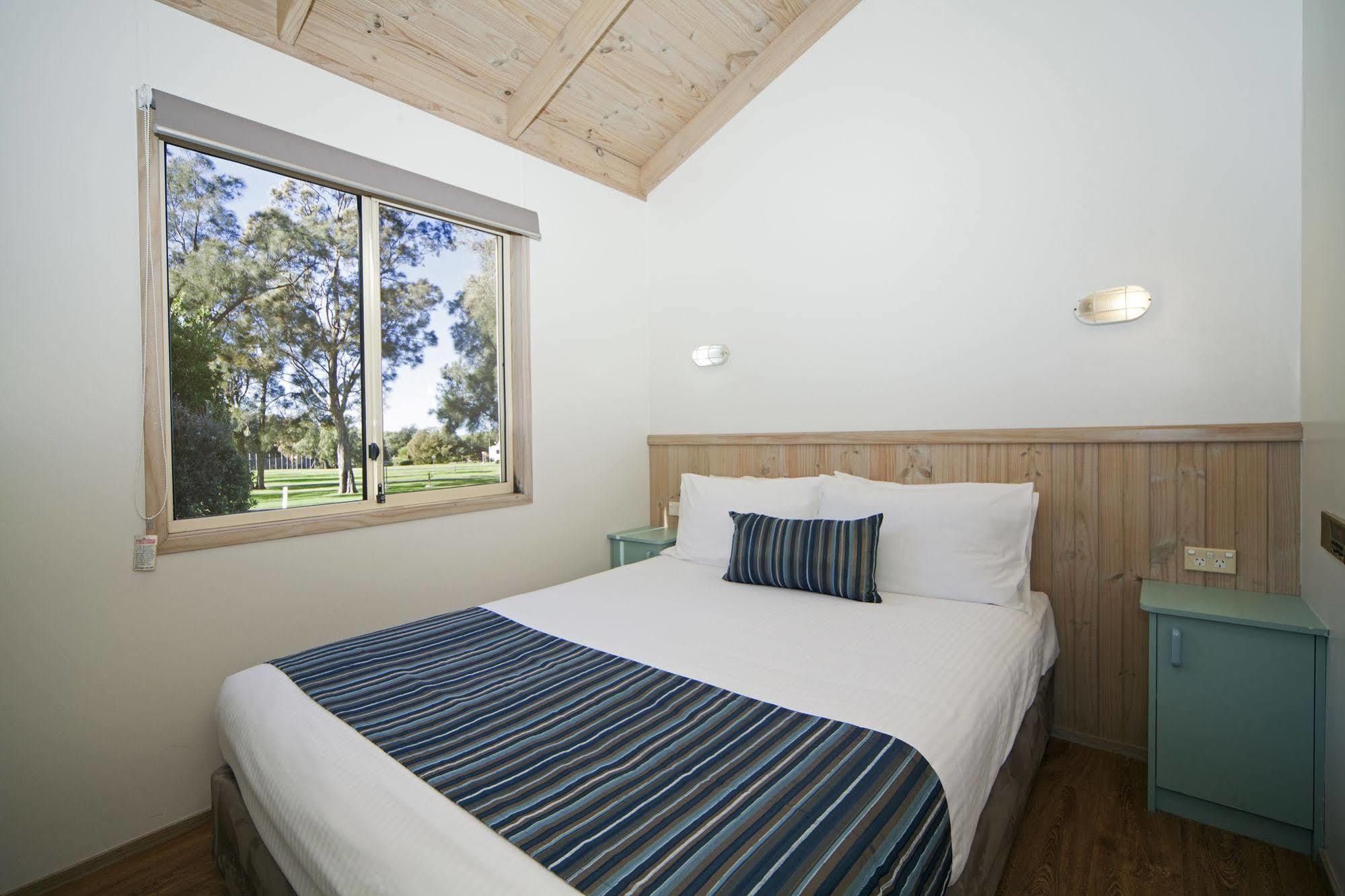 Holiday Haven Culburra Beach Hotel Bagian luar foto
